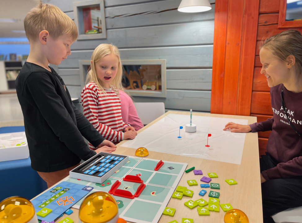 University of Eastern Finland Teacher Training School | Coding Set and Artist Add-on