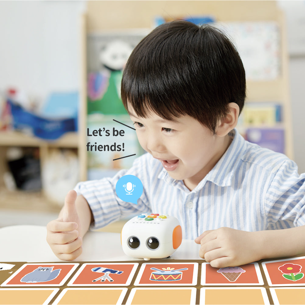 Tommy a découvert le MatataStudio Tale-Bot Pro, un robot éducatif de codage pour enfants (3–5 ans). Il permet d'apprendre les bases de la programmation sans écran, grâce à des cartes et des Tommy a découvert le MatataStudio Tale-Bot Pro, un robot éducatif de codage pour enfants (3–5 ans). Il permet d'apprendre les bases de la programmation sans écran, grâce à des cartes et des